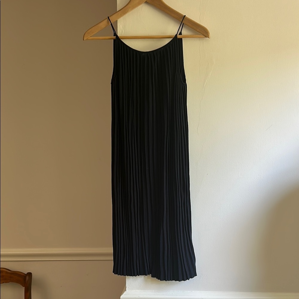 Club Monaco Women pleated Swing Dress Spaghetti Straps Navy Blue XS EUC